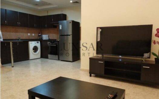 Next to Mall and Park | 1 BR | Community View