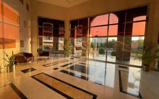 Next to Mall and Park | 1 BR | Community View