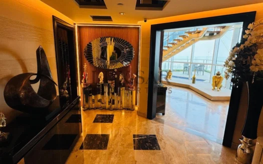 Panoramic views | Luxurious PH| Upgraded