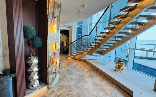 Panoramic views | Luxurious PH| Upgraded