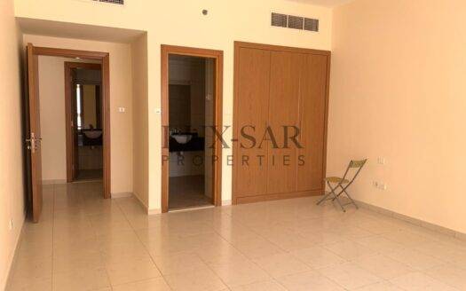 Huge and Bright | Vacant | with Balcony