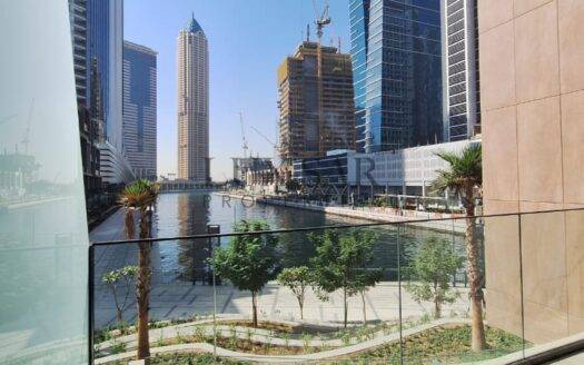 Modern 1BR with Canal View | Peninsula One | Bbay