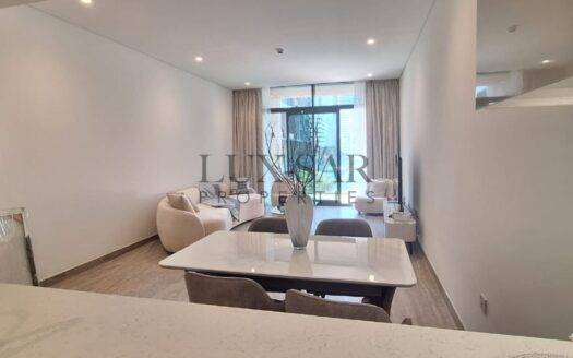 Modern 1BR with Canal View | Peninsula One | Bbay