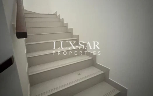 Beautiful 4BR | Price Negotiable | Lake View