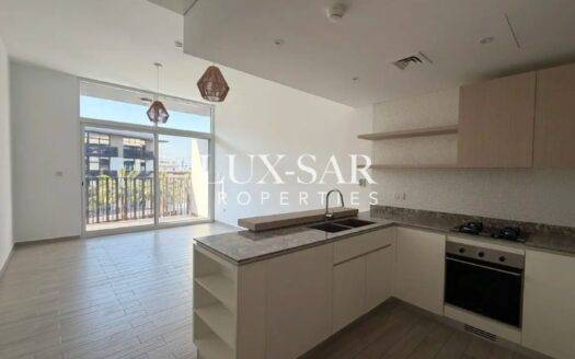 Stunning 2 Bedroom | Pool View | Ellington