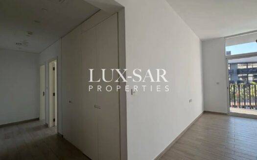 Stunning 2 Bedroom | Pool View | Ellington