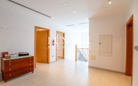 Spacious 4BR Villa | Family Community