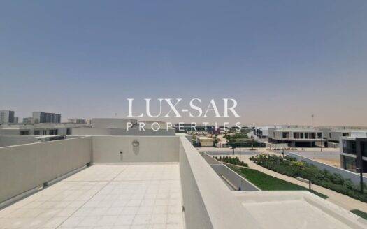 Spacious 4BR with Garden | Close to Lagoon