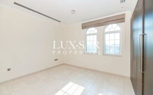 Big Garden | Internal Unit | Steps from the Park