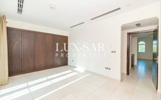 Big Garden | Internal Unit | Steps from the Park