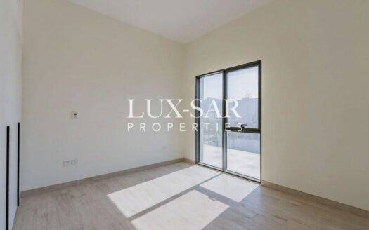 3BR Single Row | Near Pool and Park | Vacant