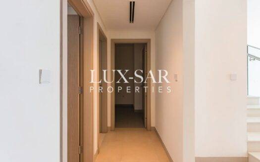 3BR Single Row | Near Pool and Park | Vacant