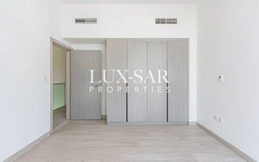 3BR Single Row | Near Pool and Park | Vacant