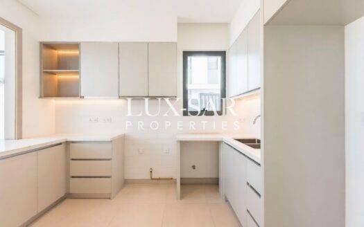 3BR Single Row | Near Pool and Park | Vacant